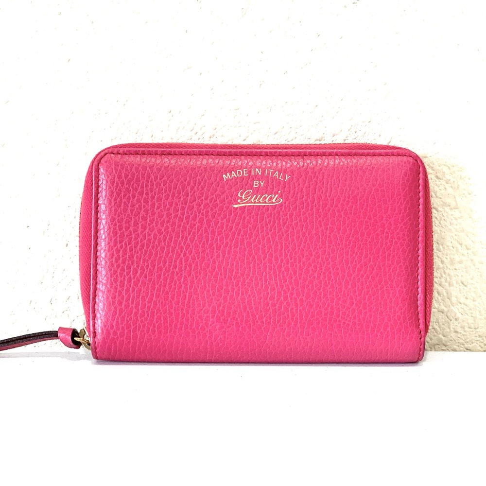 Gucci Magenta Leather Bi-Fold Zipper Wallets